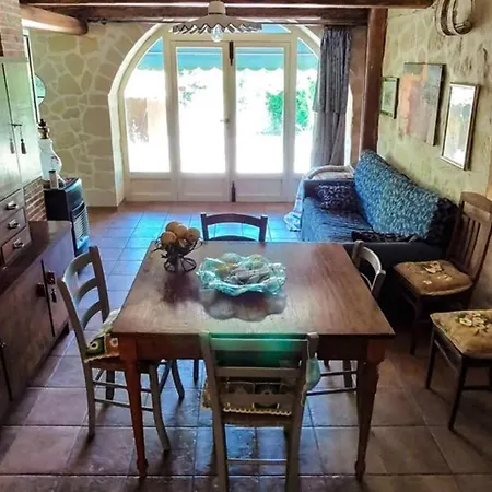 Neli, Palazzolo Acreide, Siracusa, Hot Tub, Wi-fi & Parking Holiday home Palazzolo Acreide