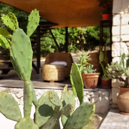 Holiday home Neli, Palazzolo Acreide, Siracusa, Hot Tub, Wi-fi & Parking *