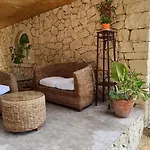 Neli, Palazzolo Acreide, Siracusa, Hot Tub, Wi-fi & Parking * Палаццоло-Акреиде