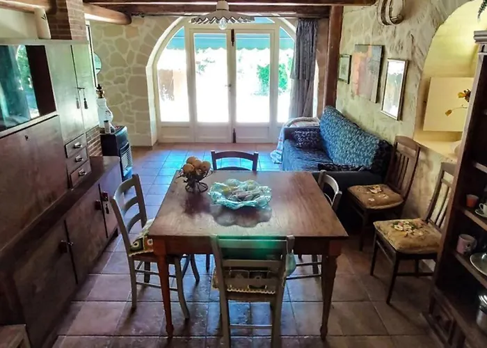 Neli, Palazzolo Acreide, Siracusa, Hot Tub, Wi-fi & Parking 度假居 帕拉佐洛阿克雷伊德