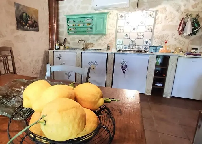 度假居 Neli, Palazzolo Acreide, Siracusa, Hot Tub, Wi-fi & Parking *